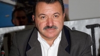 &laquo;&Nu;&alpha; &epsilon;&xi;&alpha;&sigma;&phi;&alpha;&lambda;&iota;&sigma;&tau;&omicron;ύ&nu; &eta; &pi;&rho;ώ&tau;&eta; &kappa;&alpha;&tau;&omicron;&iota;&kappa;ί&alpha; &kappa;&alpha;&iota; &eta; &epsilon;&rho;&gamma;&alpha;&sigma;ί&alpha; &tau;&omega;&nu; &sigma;&epsilon;&iota;&sigma;&mu;&omicron;&pi;&lambda;ή&kappa;&tau;&omega;&nu;&raquo;