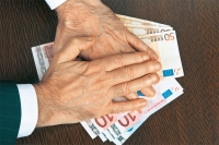 &Alpha;&kappa;ί&nu;&eta;&tau;&alpha;: &Pi;&omicron;&iota;&omicron;&iota; &theta;&alpha; &epsilon;&xi;&alpha;&iota;&rho;&epsilon;&theta;&omicron;ύ&nu; &alpha;&pi;ό &tau;&omicron; &nu;έ&omicron; &epsilon;&nu;&iota;&alpha;ί&omicron; &phi;ό&rho;&omicron; 