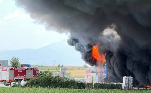 &Upsilon;&pi;ό &mu;&epsilon;&rho;&iota;&kappa;ό έ&lambda;&epsilon;&gamma;&chi;&omicron; &eta; &phi;&omega;&tau;&iota;ά &sigma;&epsilon; &alpha;&pi;&omicron;&theta;ή&kappa;&epsilon;&sigmaf; &mu;&epsilon; &xi;ύ&lambda;&alpha; &kappa;&alpha;&iota; &omicron;&iota;&kappa;&omicron;&delta;&omicron;&mu;&iota;&kappa;ά &upsilon;&lambda;&iota;&kappa;ά &sigma;&tau;&omicron;&nu; &Alpha;&sigma;&tau;έ&rho;&alpha; &Beta;&omicron;&upsilon;&lambda;&iota;&alpha;&gamma;&mu;έ&nu;&eta;&sigmaf;