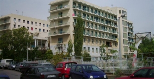 &Kappa;&omicron;&mu;&omicron;&tau;&eta;&nu;ή: &Epsilon;&nu;&epsilon;&rho;&gamma;&epsilon;&iota;&alpha;&kappa;ή &alpha;&nu;&alpha;&beta;ά&theta;&mu;&iota;&sigma;&eta; &sigma;&tau;&iota;&sigmaf; &phi;&omicron;&iota;&tau;&eta;&tau;&iota;&kappa;έ&sigmaf; &epsilon;&sigma;&tau;ί&epsilon;&sigmaf; &tau;&eta;&sigmaf; &pi;ό&lambda;&eta;&sigmaf; 