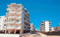 &Pi;ό&sigma;&omicron; &pi;&omega;&lambda;&omicron;ύ&nu;&tau;&alpha;&iota; &omicron;&iota; &kappa;&alpha;&tau;&omicron;&iota;&kappa;ί&epsilon;&sigmaf; &sigma;&epsilon; 84 &pi;&epsilon;&rho;&iota;&omicron;&chi;έ&sigmaf; &sigma;&epsilon; ό&lambda;&eta; &tau;&eta;&nu; &Epsilon;&lambda;&lambda;ά&delta;&alpha;
