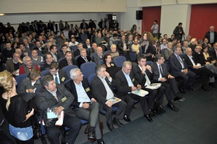 &Alpha;&mu;ύ&nu;&tau;&alpha;&iota;&omicron;:&Sigma;&eta;&mu;&alpha;&nu;&tau;&iota;&kappa;ά &alpha;&pi;&omicron;&tau;&epsilon;&lambda;έ&sigma;&mu;&alpha;&tau;&alpha; &alpha;&pi;ό &tau;&omicron; &sigma;&upsilon;&nu;έ&delta;&rho;&iota;&omicron; &gamma;&iota;&alpha; &tau;&eta;&lambda;&epsilon;&theta;έ&rho;&mu;&alpha;&nu;&sigma;&eta; &mu;&epsilon; &beta;&iota;&omicron;&mu;ά&zeta;&alpha;